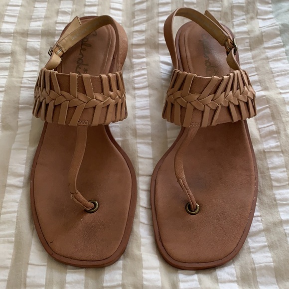 Splendid Sandals - Picture 2 of 5